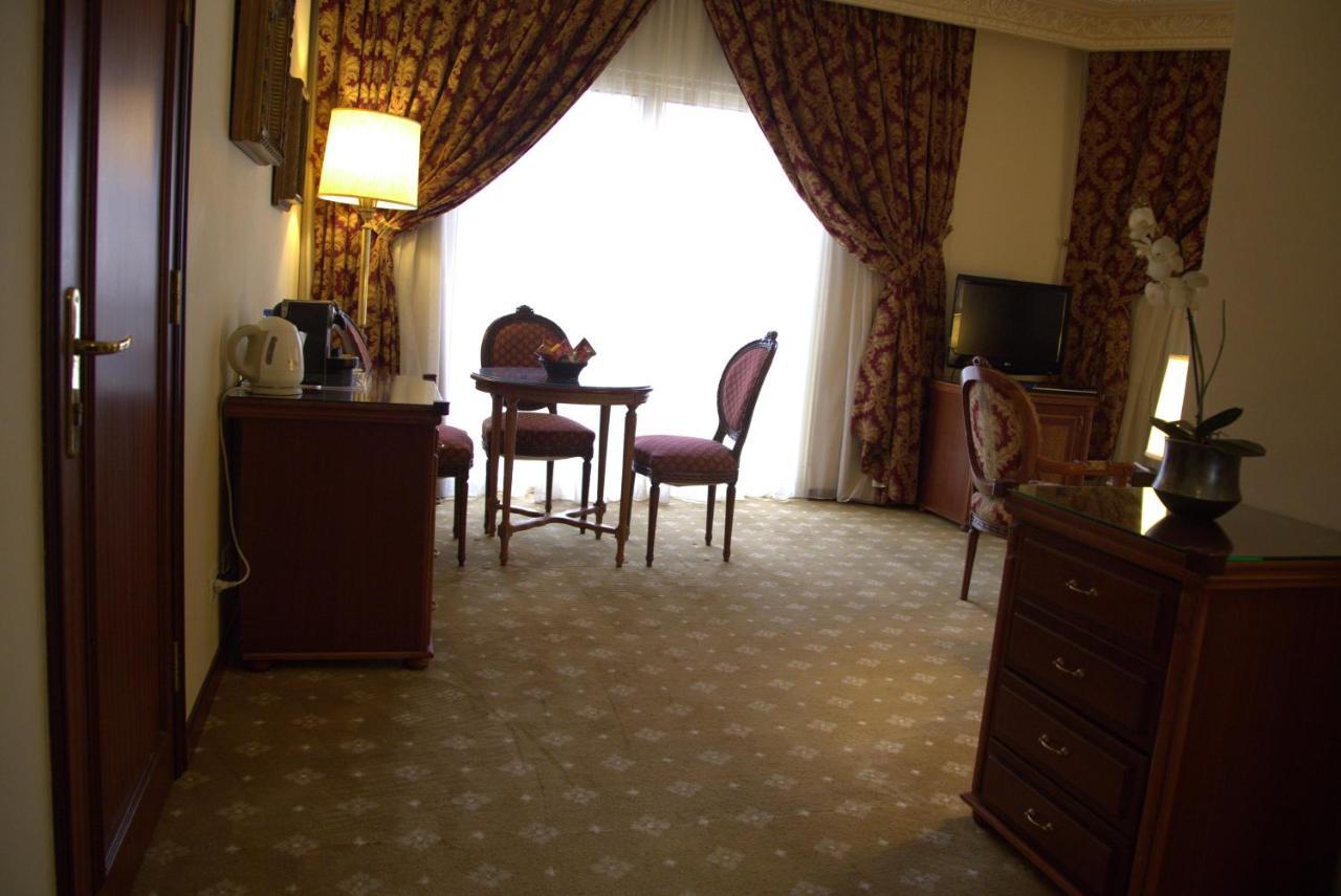 Serenada Golden Palace - Boutique Hotel Beirut Bagian luar foto