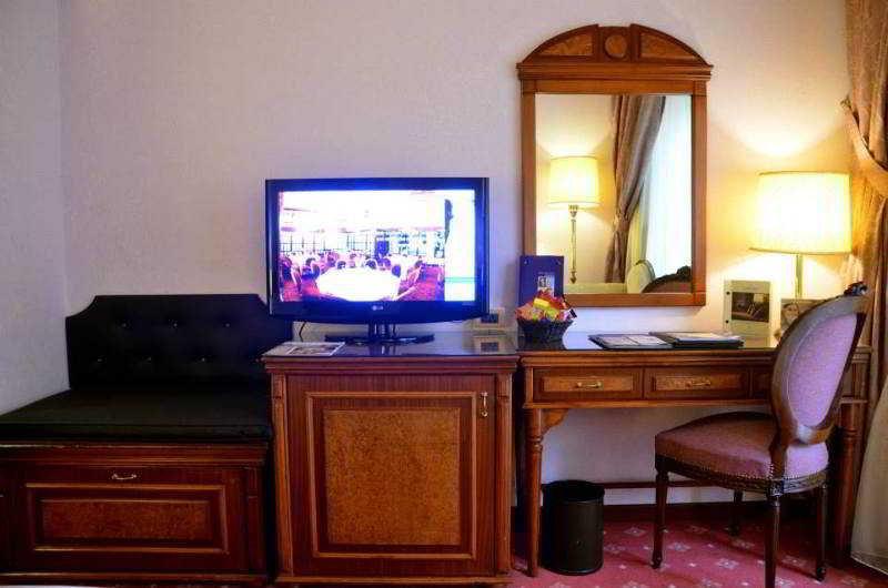 Serenada Golden Palace - Boutique Hotel Beirut Bagian luar foto