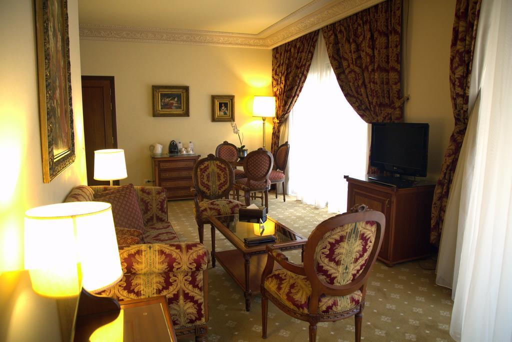 Serenada Golden Palace - Boutique Hotel Beirut Bagian luar foto