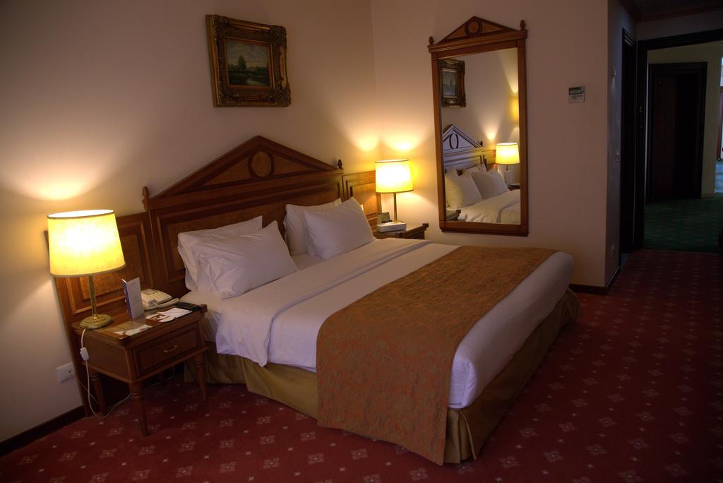 Serenada Golden Palace - Boutique Hotel Beirut Bagian luar foto