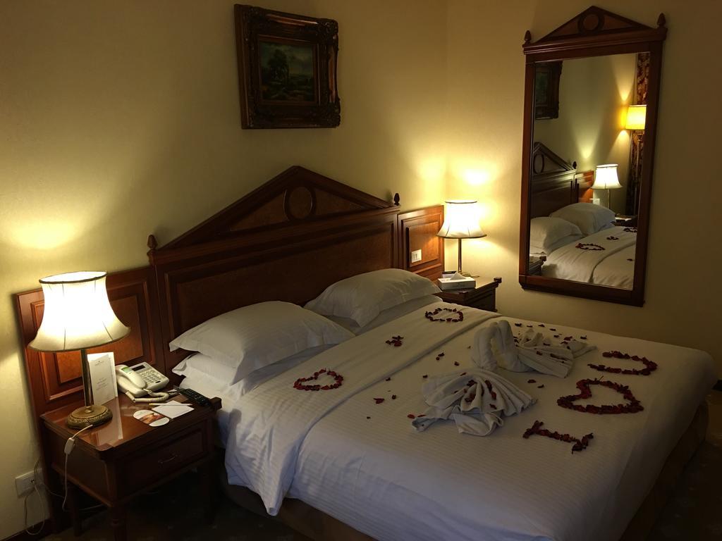 Serenada Golden Palace - Boutique Hotel Beirut Bagian luar foto