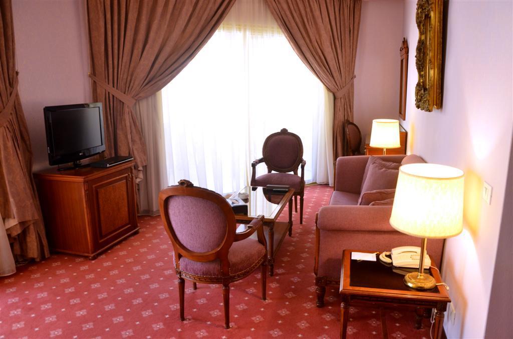 Serenada Golden Palace - Boutique Hotel Beirut Bagian luar foto